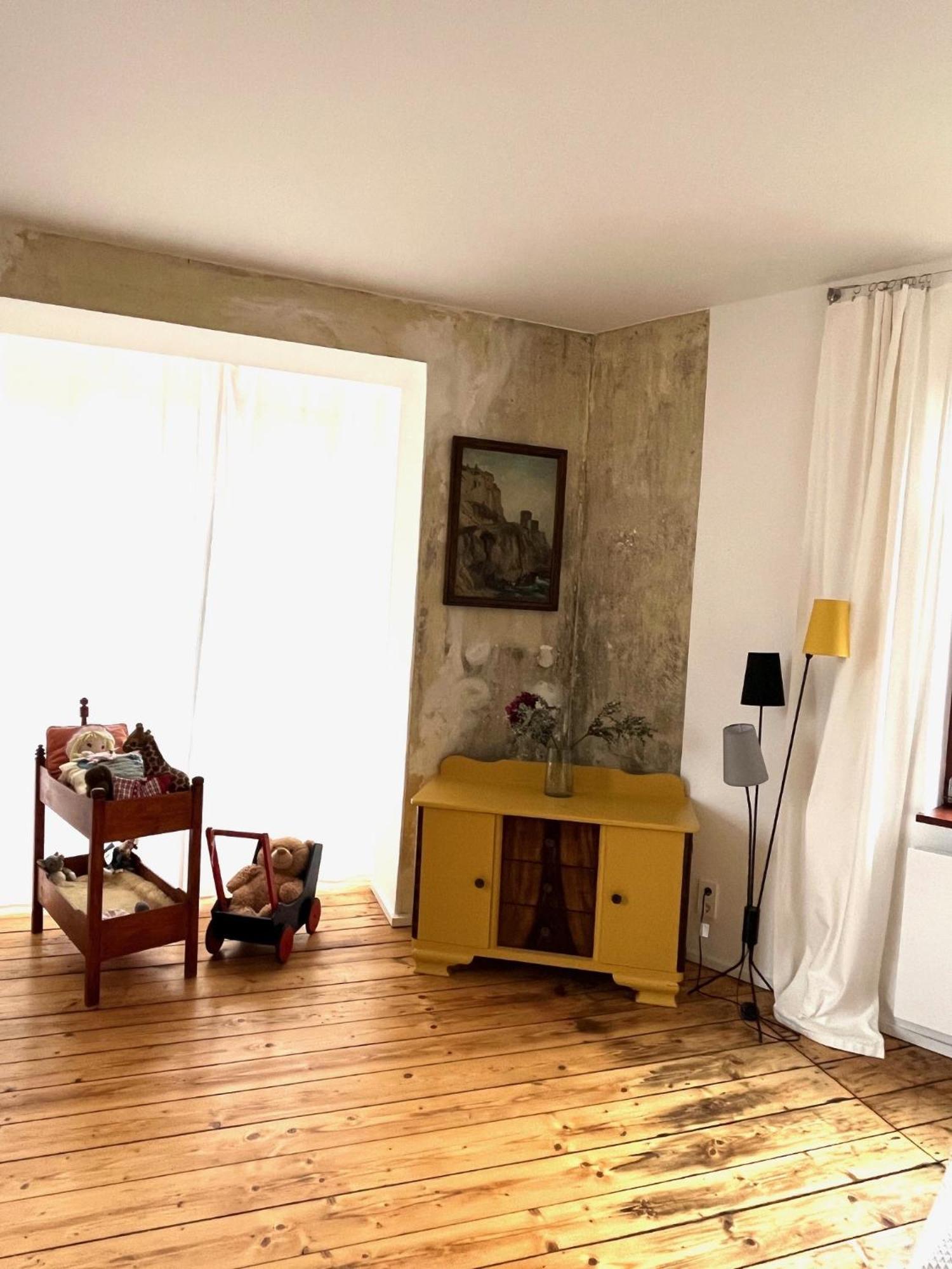 Kuenstlerzimmer Im Kulturhaus Haeselburg Gera Exterior foto