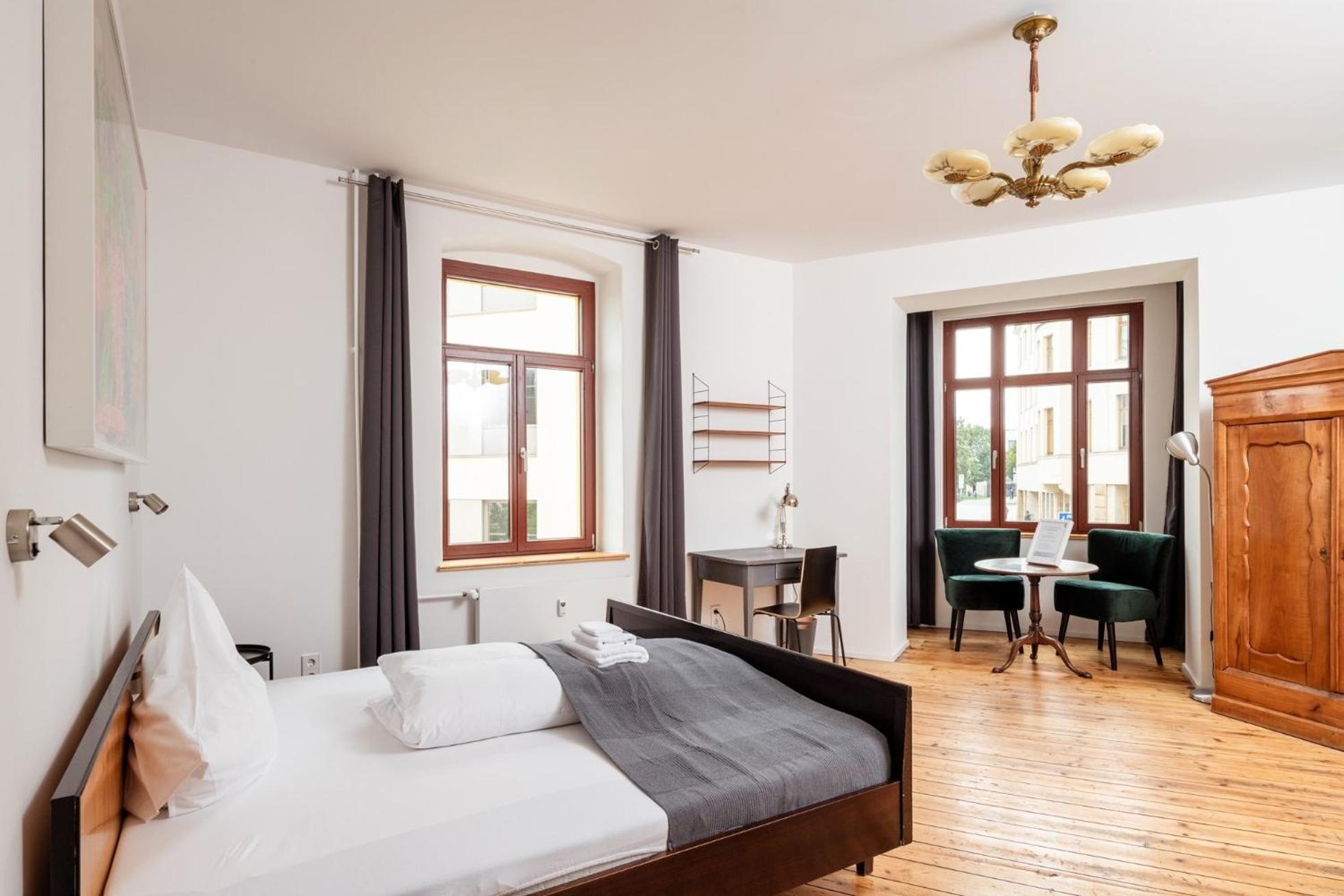 Kuenstlerzimmer Im Kulturhaus Haeselburg Gera Exterior foto