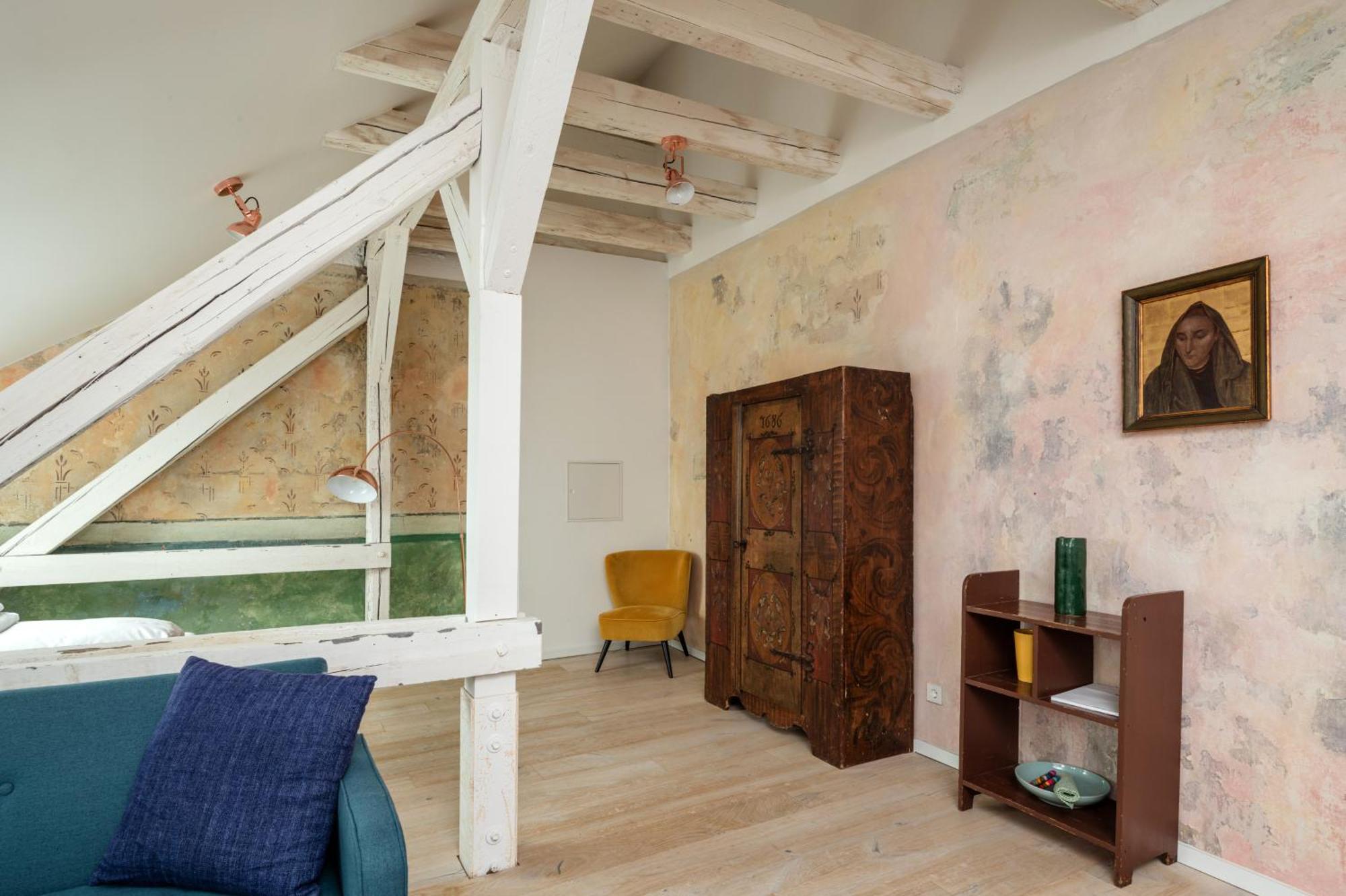Kuenstlerzimmer Im Kulturhaus Haeselburg Gera Zimmer foto